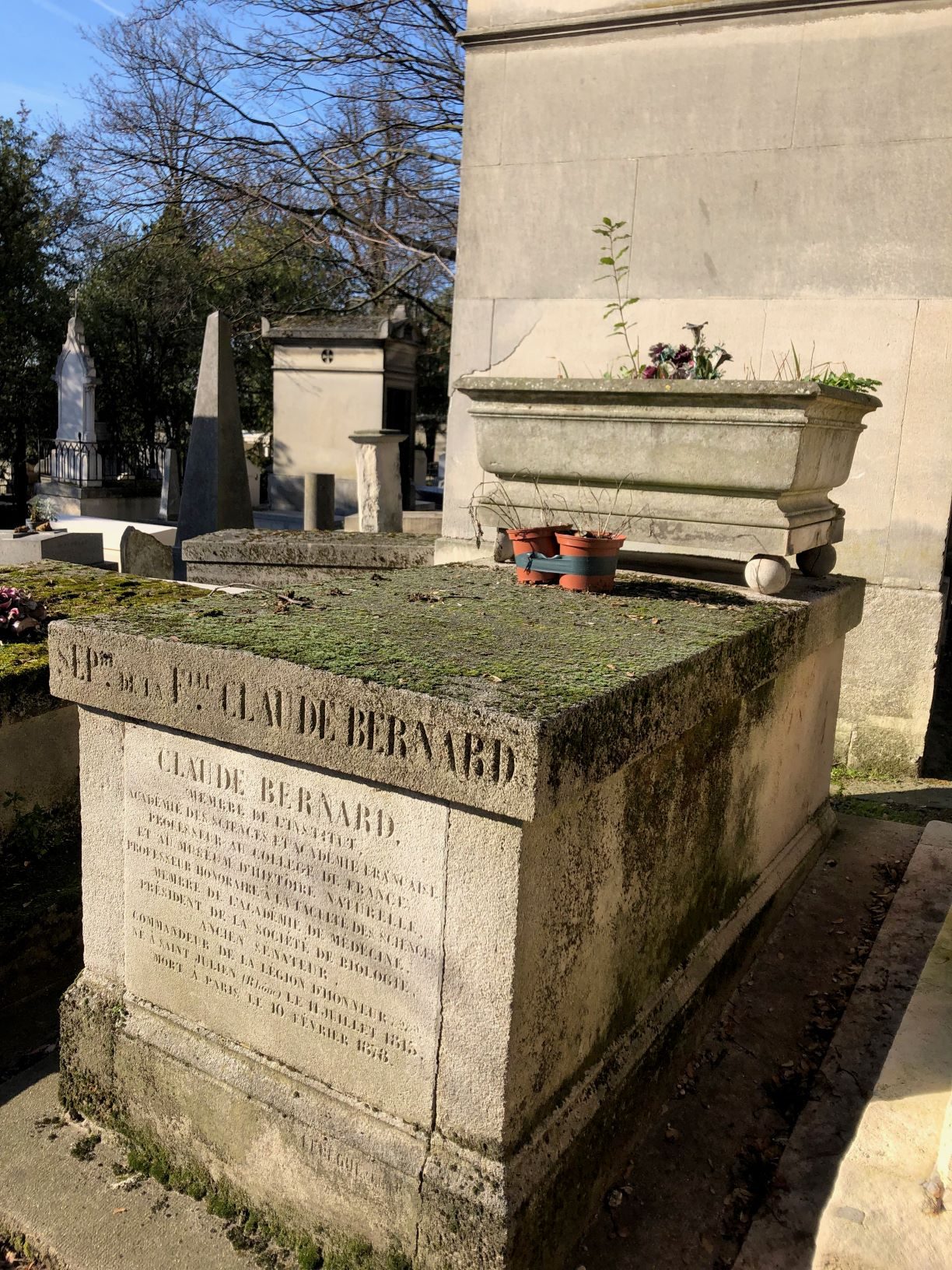Claude%20Bernard%27s%20tomb%2C%20Paris%20%288%29.JPG